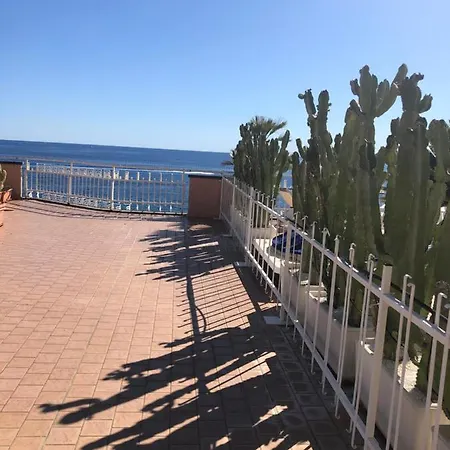 Dal Ponte Di Una Nave 格里马尔迪